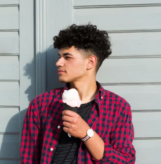 "Best short curly haircuts for men, showcasing stylish and practical options to enhance and manage natural curls."